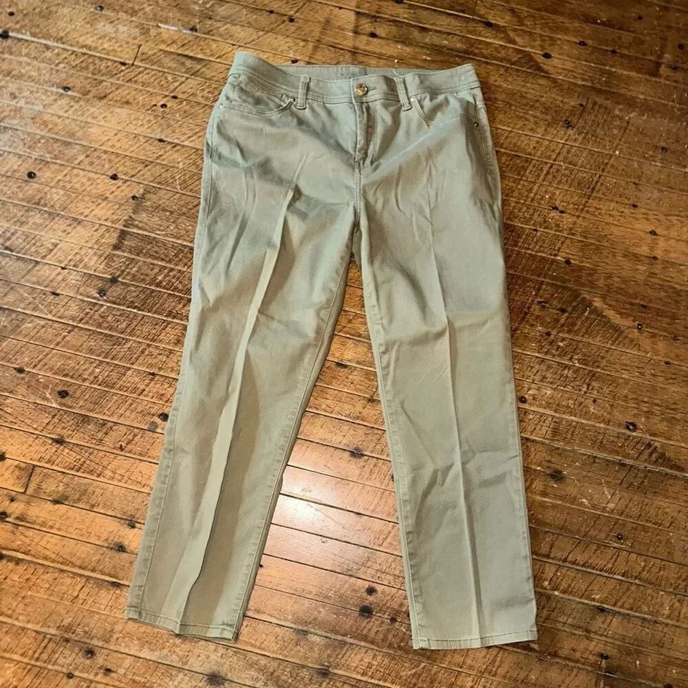 Chico’s Platinum khaki So slimming 0 /4 crop jeans